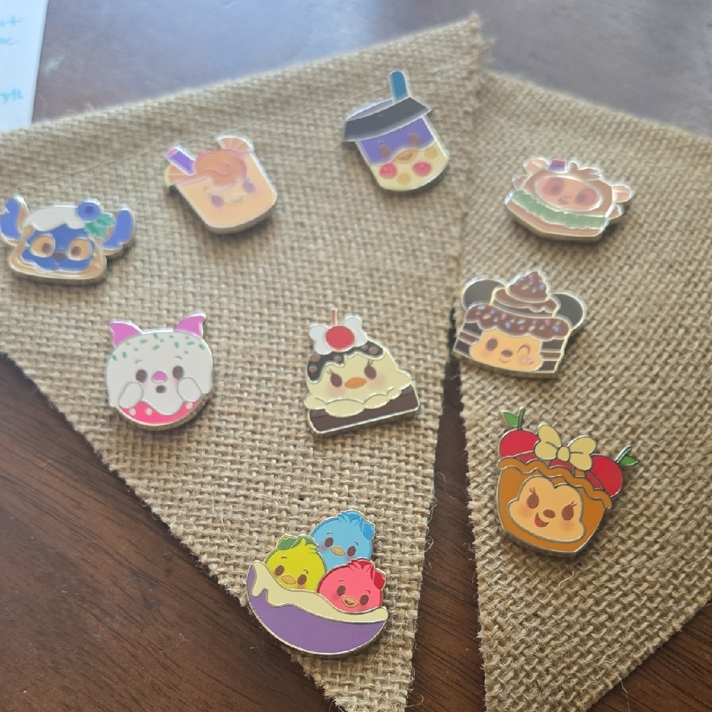 9 DISNEY Munchlings Pins- Series 4